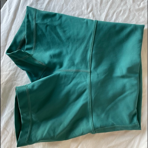 lululemon athletica Pants - Lululemon Wunderunder 4” high rise shorts
